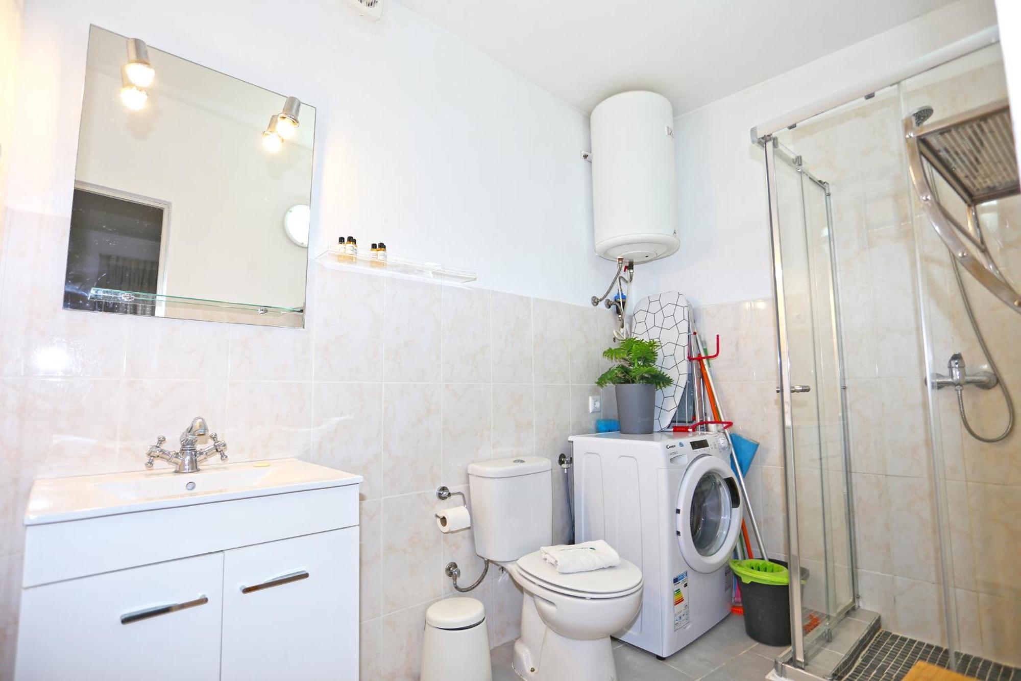 A13 - Channel Street Central Apartment ลากอส ภายนอก รูปภาพ